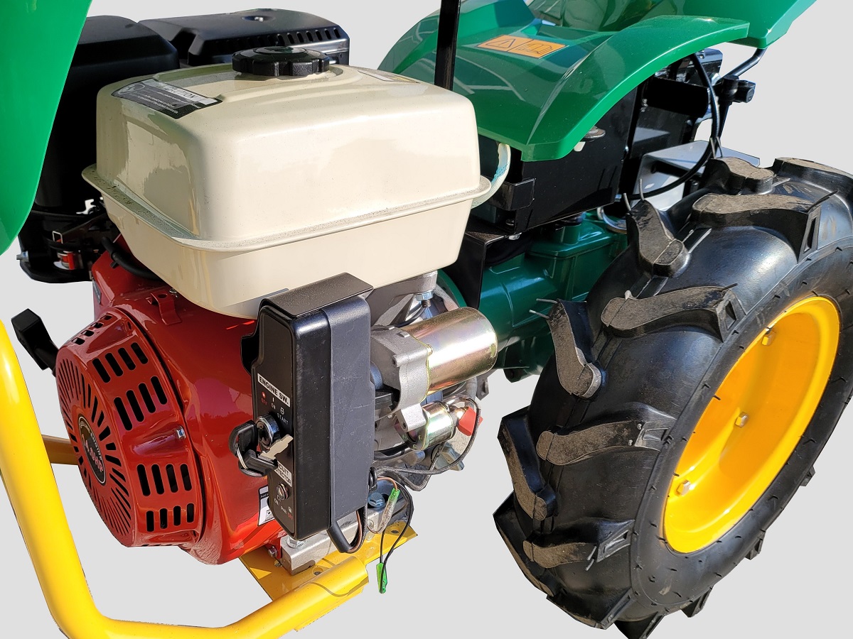 <p>Dvoukolové traktory Gulliver jsou osazeny 4-taktními, <strong>benzínovými motory</strong> s výkonem 7HP, 9HP a 14 HP. Tyto spolehlivé a na údržbu nenáročné motory jsou používány u většiny zahradní techniky.</p>
<p>Benzínové motory lze snadno startovat startovací šňůrou, ale mohou být vybaveny i <strong>startérem</strong>.</p>
