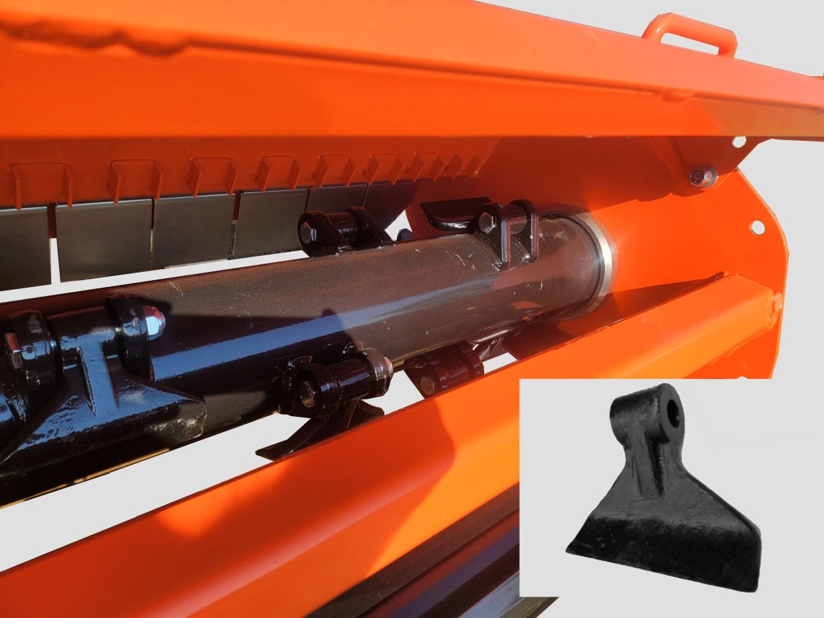 <p>Klínovími řemeny je výkon přenášen na <strong>hlavní hřídel (rotor) mulčovače.</strong></p>
<p>Rotor je spirálově osazen robustními <strong>T-kladívky – 1,2 kg. Sipálové osazení </strong>je ideální pro bezvibrační a plynulejší chod mulčovače.</p>
<p> </p>