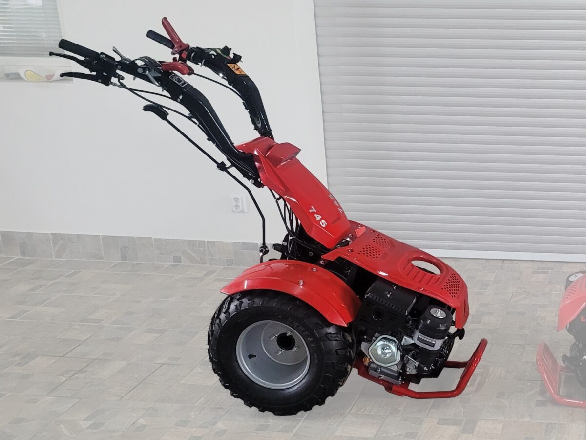 Dvoukolový, jednoosý traktor Titan 745 (+)